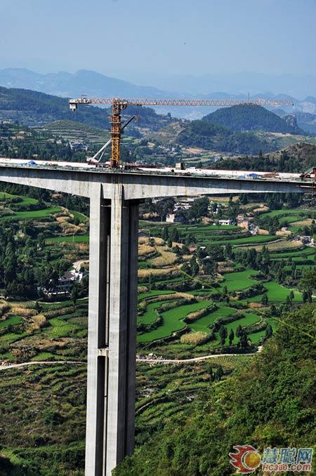 LEDONG.COM-乐动(中国)塔机参与贵州仁赤高速项目施工